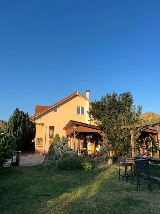 Vand casa zona hula