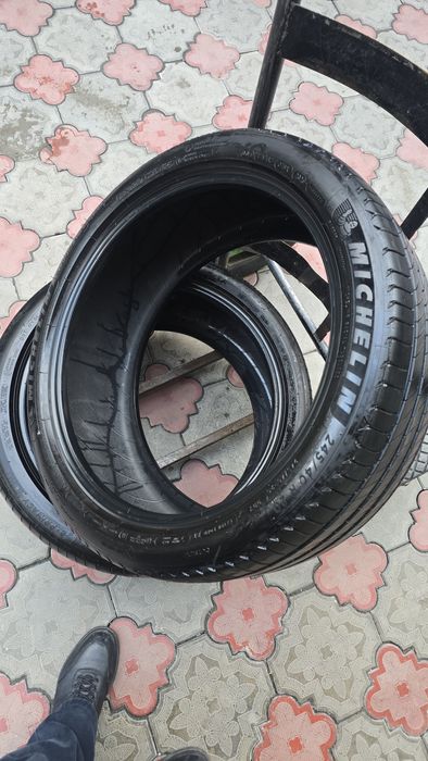 michelin  R20  bmw i5  front/rear