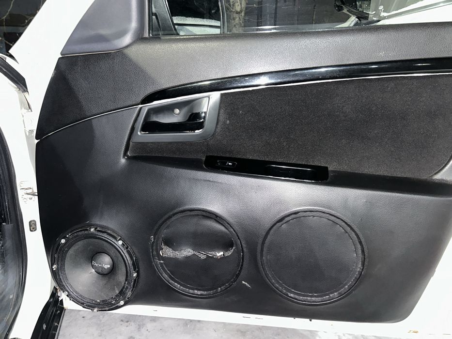 Продам дверные карты на приору