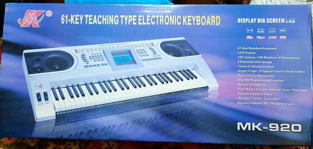 Синтезатор МК-920,  новый