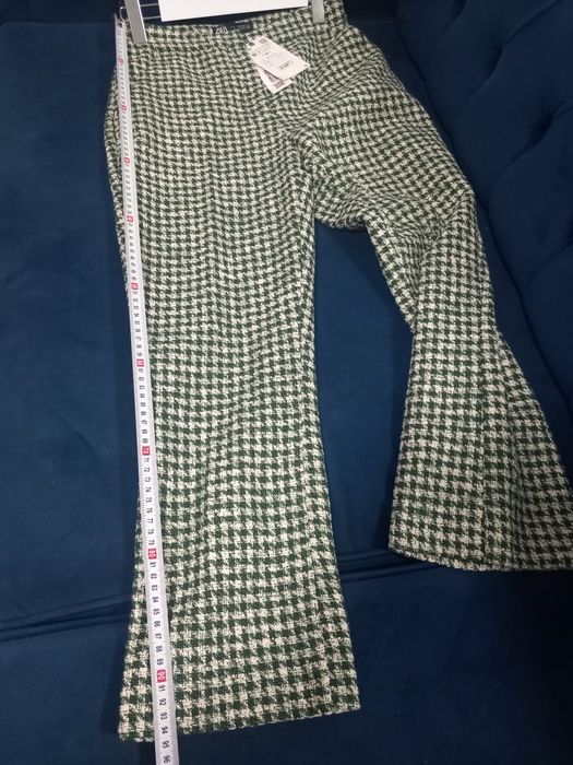 Pantaloni zara eleganți din tweed mini flare mărimea M
