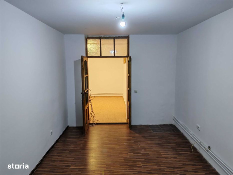 Apartament la casa zonă centrală