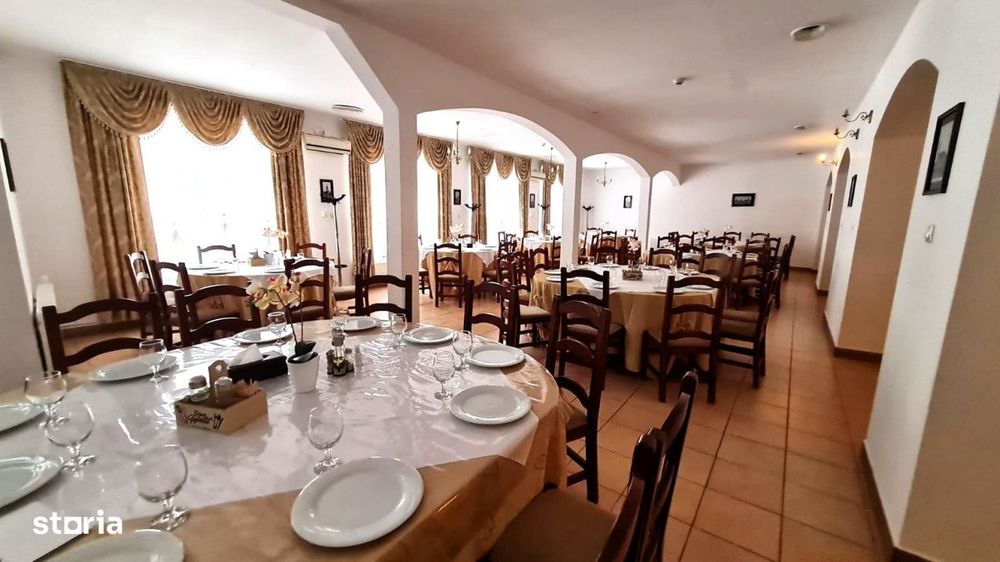 Pensiune cu 67 locuri de cazare, zona Curmatura