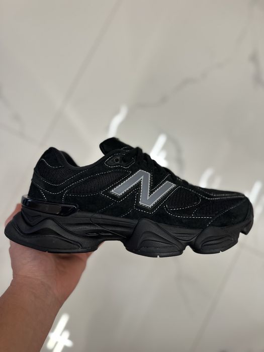 New Balance 9060 “Triple Black(White Seam)”