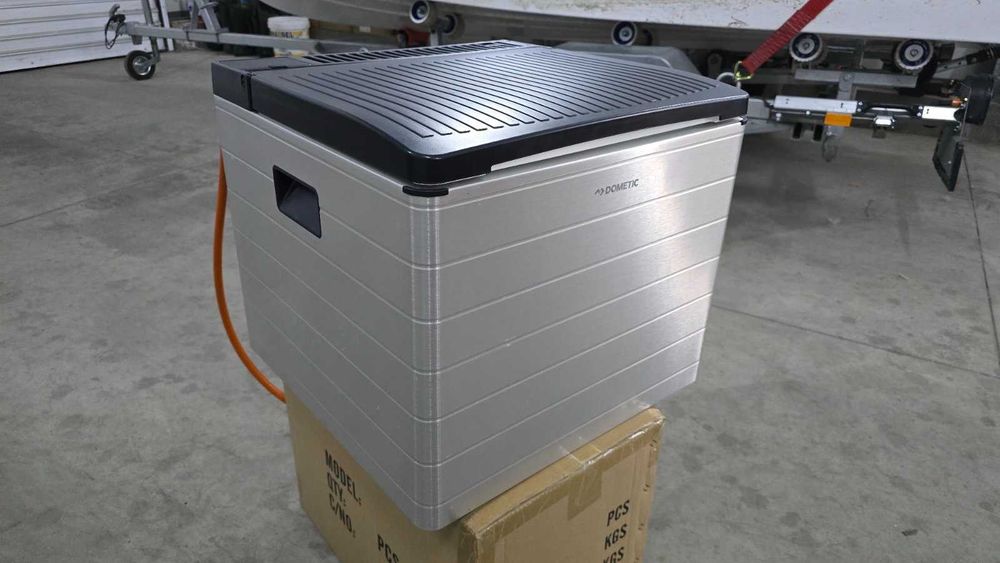Хладилник Dometic CombiCool RC2200 EGP, Газ, 230V/12V 41 L + винтил