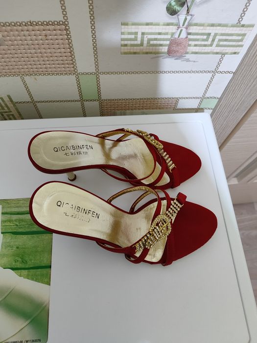 Босоножки 38 размер