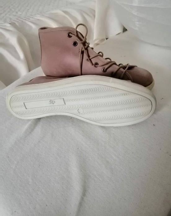 Обява 23 Нови дамски обувки