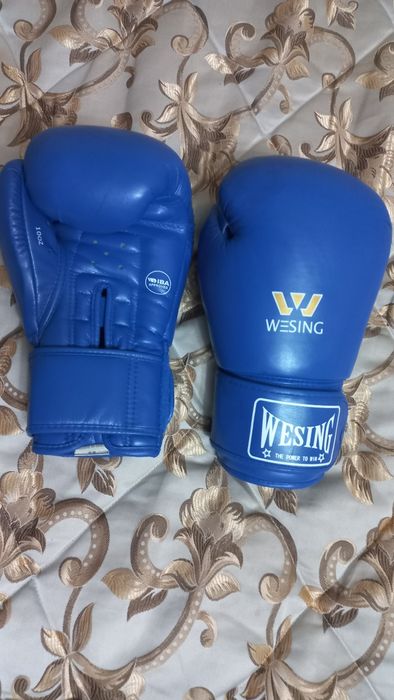 Боксерские перчатки весинг 10оз