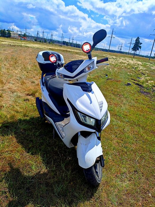 Продам скутер м8