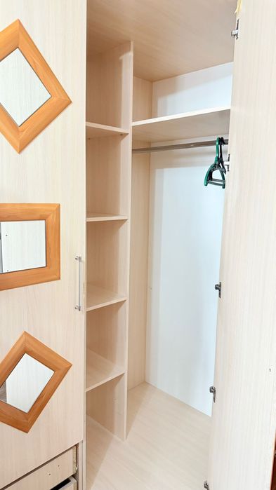 Продам шкаф угловой