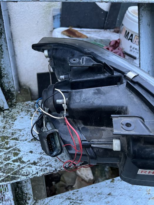 Фарове за бмв е90 320д