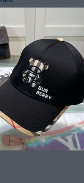 Șapcă Burberry, model 2026, 8 modele, preț fix