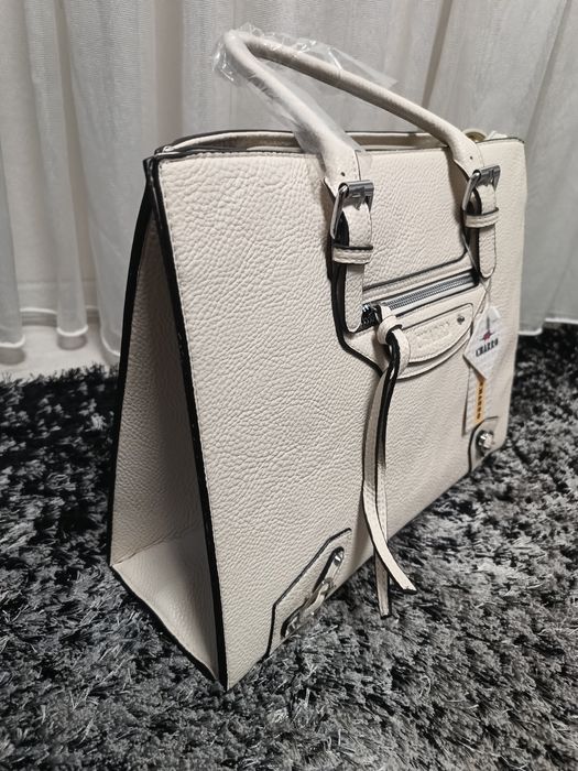 Дамска чанта бяла нова