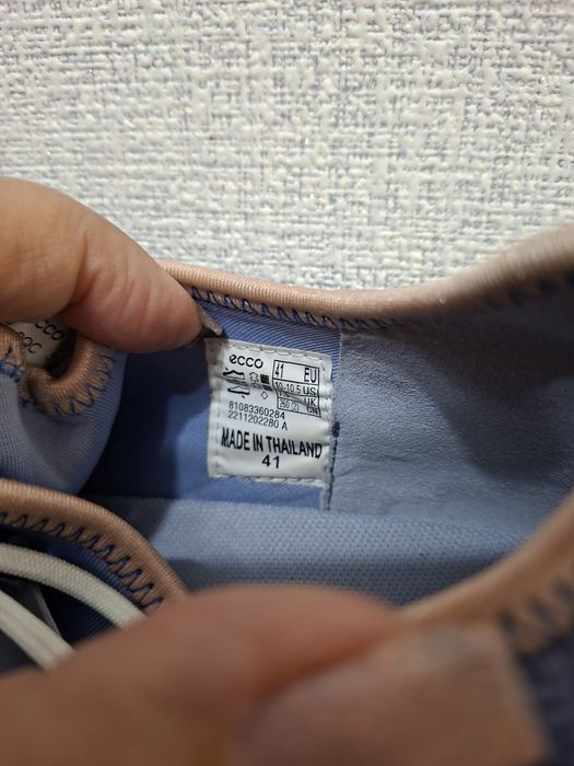 Продам кроссовки Ecco в отличном состоянии