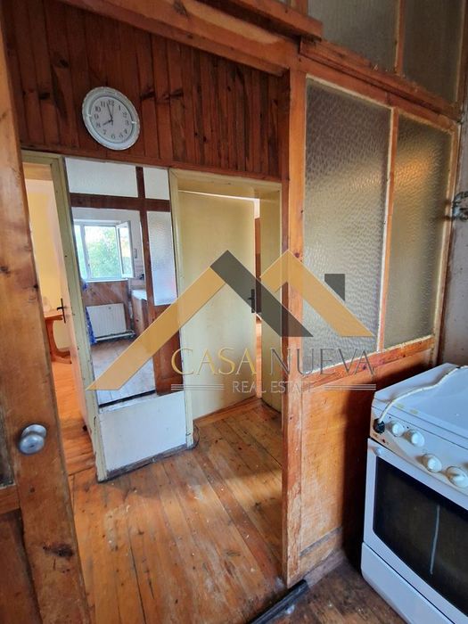 Къща със заведение за бързо хранене в гр.Перник, кв.Църква