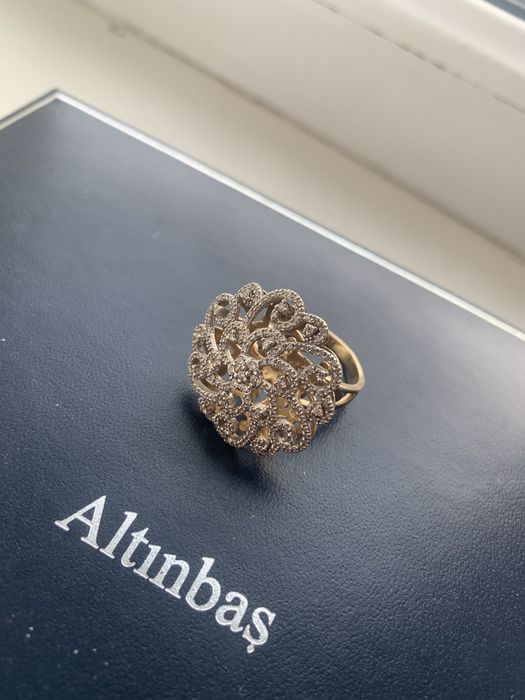 Золотые кольца с бриллантами