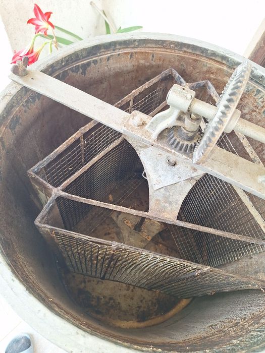 Центруфуга за вадене на мед