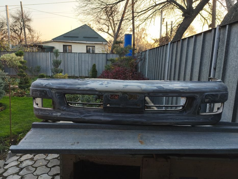 Два Бампера на тоета Калдина