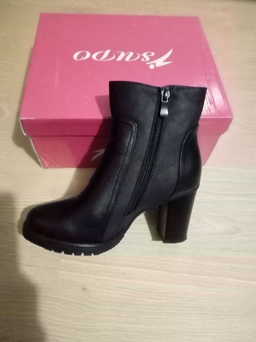 Топли и удобни дамски боти