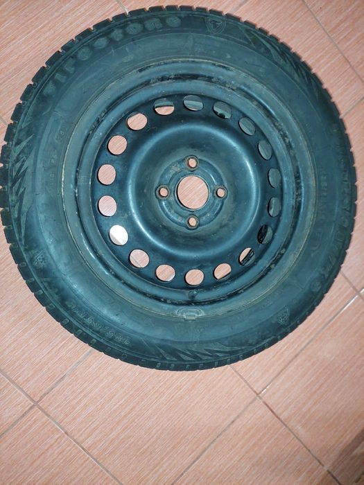 Vând cauciucuri opel astra G