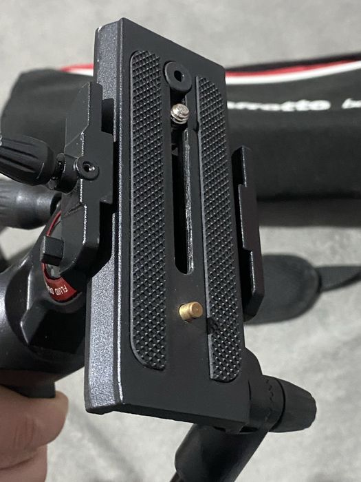 Manfrotto Bifree Live trepied