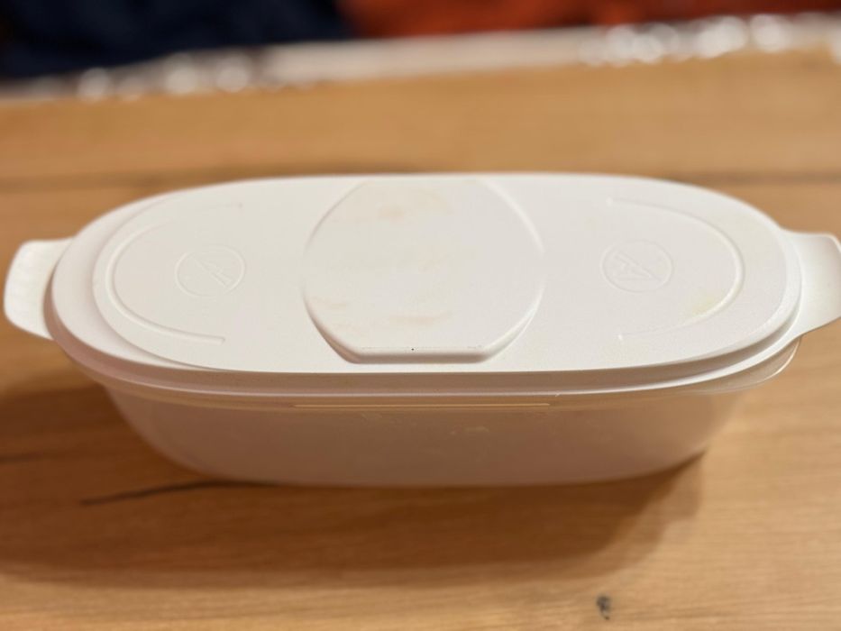 Продам контейнер Tupperware