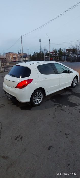 Пежо 308 хетчбэк