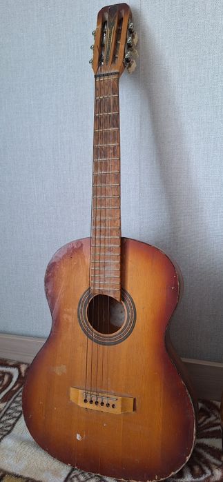 Гитара акустическая