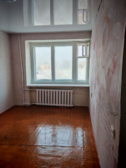 Продам 2 ком  кв. в общежитии, свой сан узел и душ