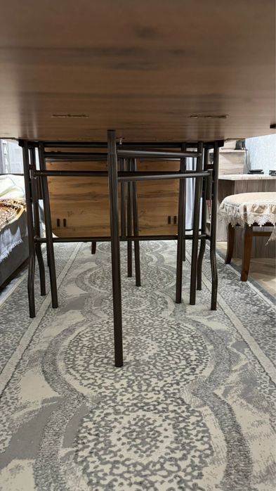 Продам стол книжка