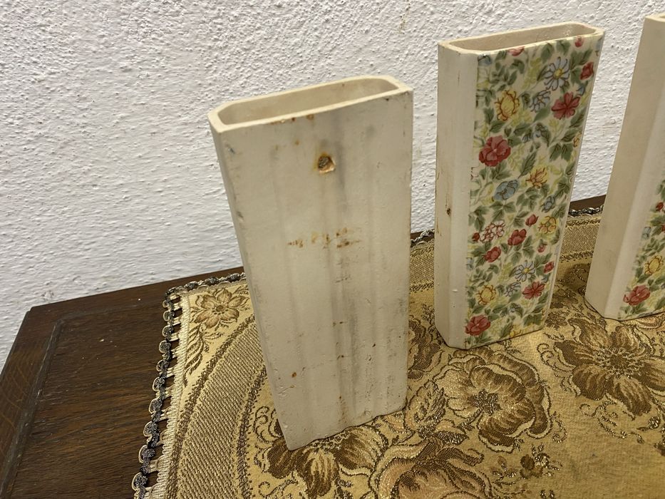 Френски порцеланови вази  за стена или радиатор