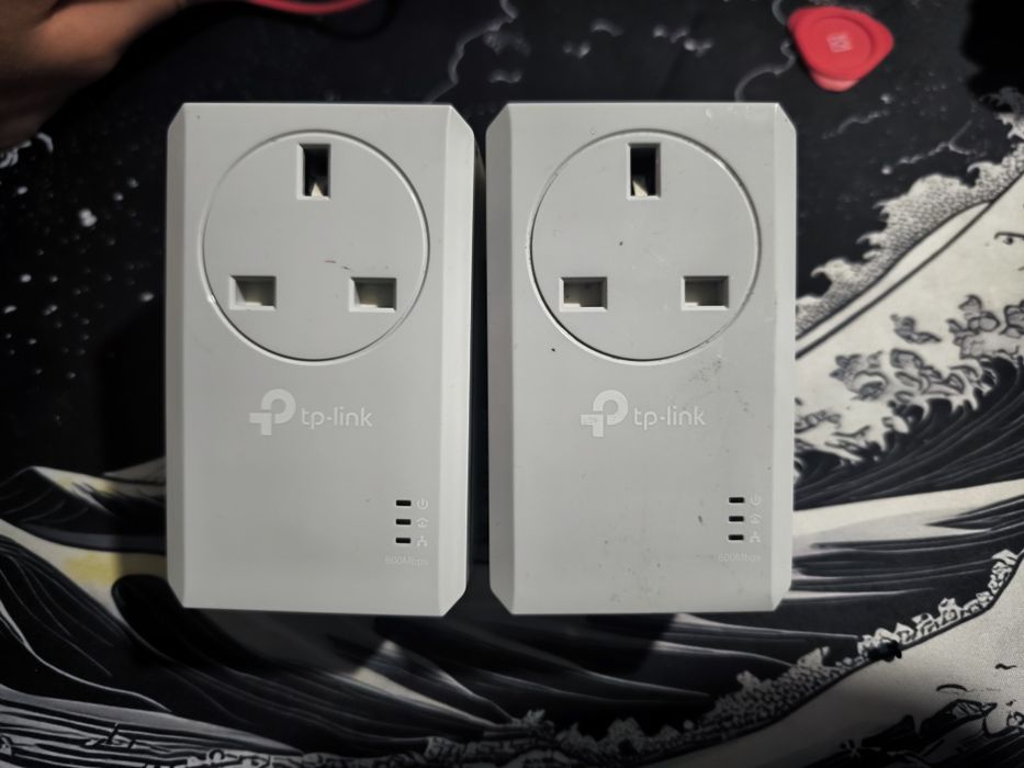 TP-Link AV600 (TL-PA4010P) – Internet stabil prin priză