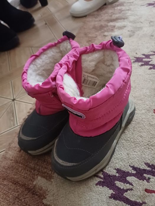 Продам детскую обувь для девочек