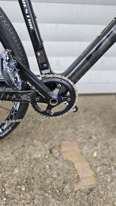 Карбонов гравел 28"