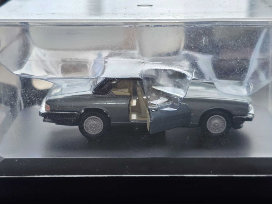 Macheta Auto 1/43 Details Cars ART 132 Jaguar XJS