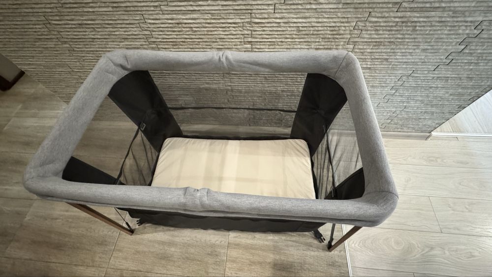 Maxi-Cosi Сгъваема бебешка кошара Iris - Essential Graphite