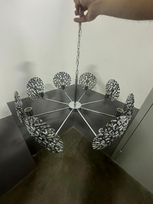 Продам Люстру Цоколь Е27