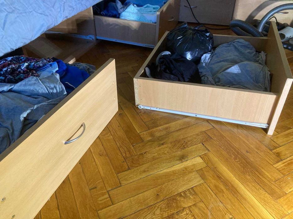 Легло с чекмеджета и матрак Нани; 164 лева