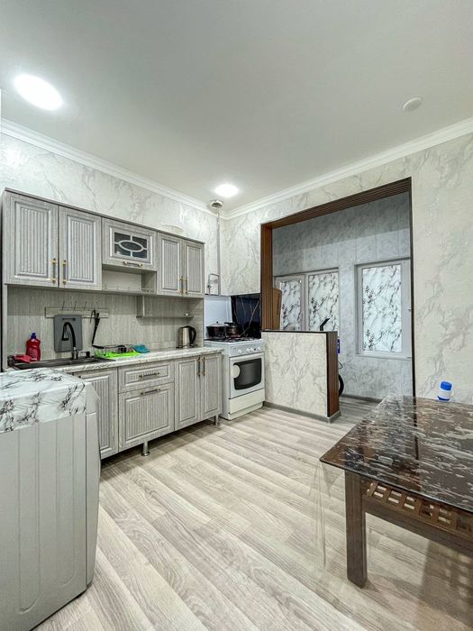 2/4/9 МирзоУлугбекский р-н, Карасу-1,Дуньё ресторан,60м2,общий коридор