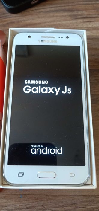 НОВ моб.телефон Samsung Galaxy J5 (2016) (SM-J510F) 16GB, черен цвят