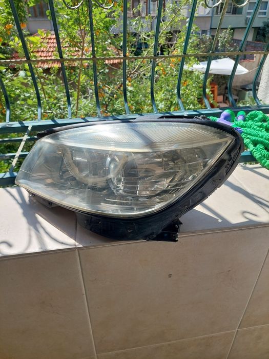 Ляв фар за мерцедес с220