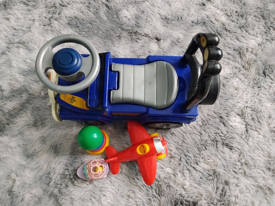 Игрушки детские машинка.