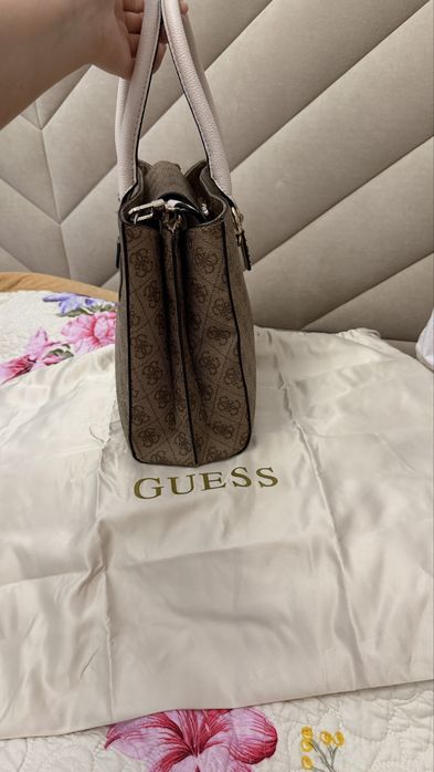 Продам сумку Guess читать описание