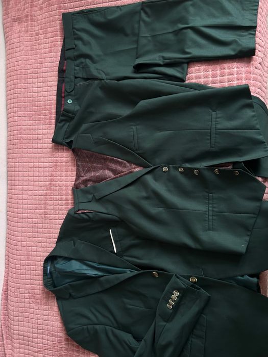 Костюм тройка.