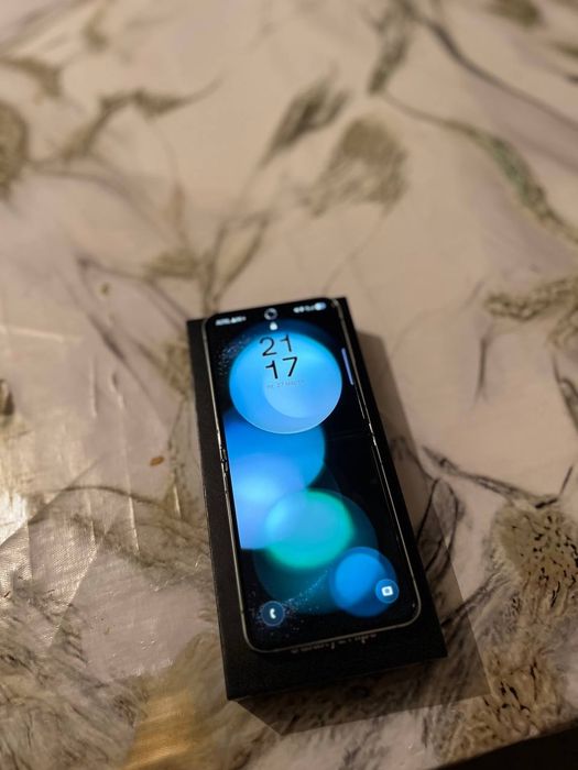 Samsung galaxy z flip 5
