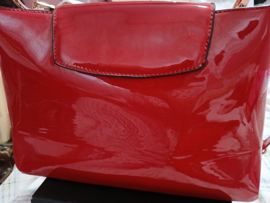 Poșetă elegantă roșie de lac