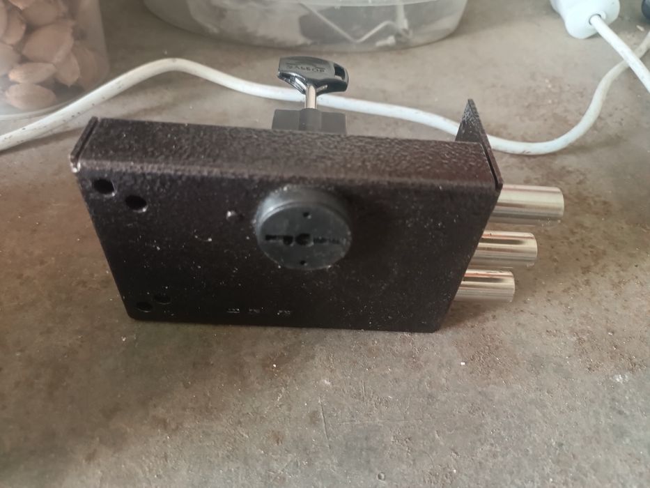 Продам гаражный замок