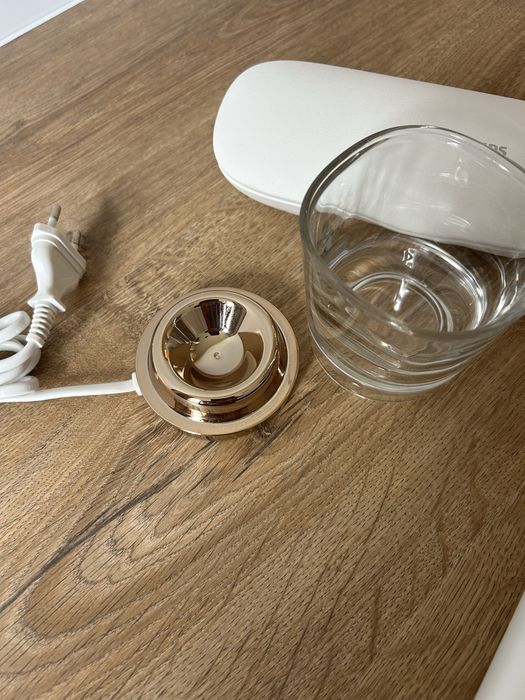 Четка и зарядни за  Philips Sonicare