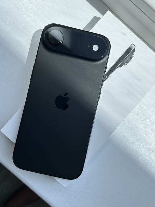 Продам Iphone 17 air в идеальном состочнии