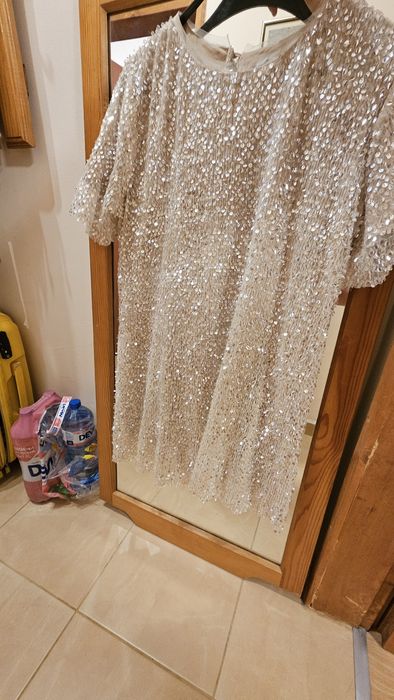 Рокля с пайети, златиста, къс ръкав, размер М